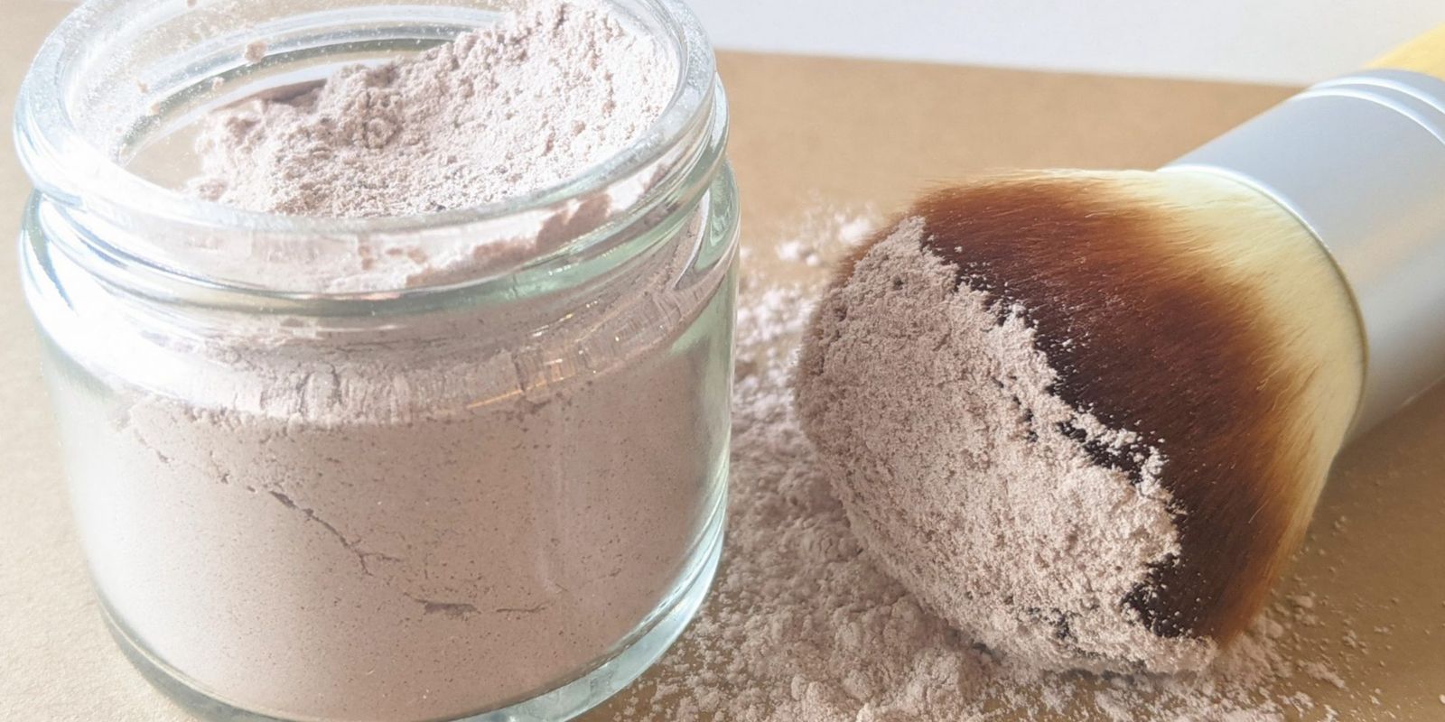 DIY Dry Shampoo Powder